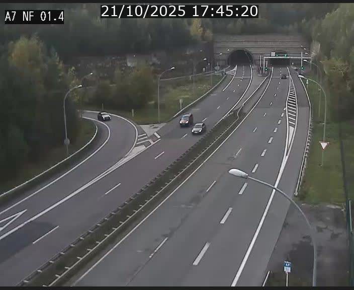 <h2>Caméra autoroute Luxembourg A7 - Echangeur Waldhaff - direction Tunnel Stafelter</h2>