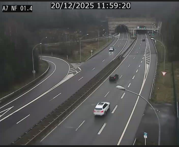 <h2>Caméra autoroute Luxembourg A7 - Echangeur Waldhaff - direction Tunnel Stafelter</h2>