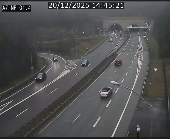 <h2>Caméra autoroute Luxembourg A7 - Echangeur Waldhaff - direction Tunnel Stafelter</h2>