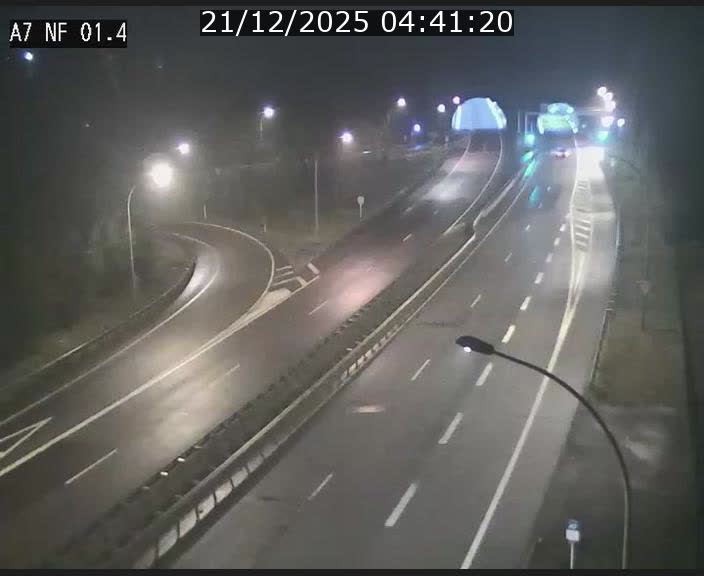 <h2>Caméra autoroute Luxembourg A7 - Echangeur Waldhaff - direction Tunnel Stafelter</h2>