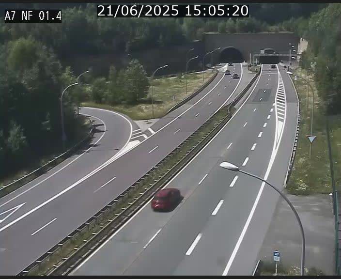 <h2>Caméra autoroute Luxembourg A7 - Echangeur Waldhaff - direction Tunnel Stafelter</h2>