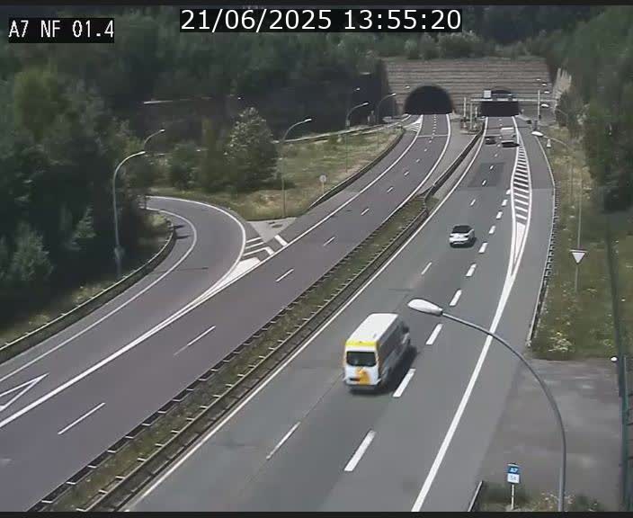 <h2>Caméra autoroute Luxembourg A7 - Echangeur Waldhaff - direction Tunnel Stafelter</h2>