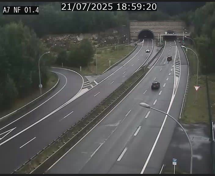 <h2>Caméra autoroute Luxembourg A7 - Echangeur Waldhaff - direction Tunnel Stafelter</h2>