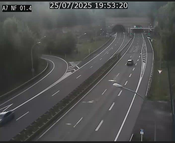<h2>Caméra autoroute Luxembourg A7 - Echangeur Waldhaff - direction Tunnel Stafelter</h2>
