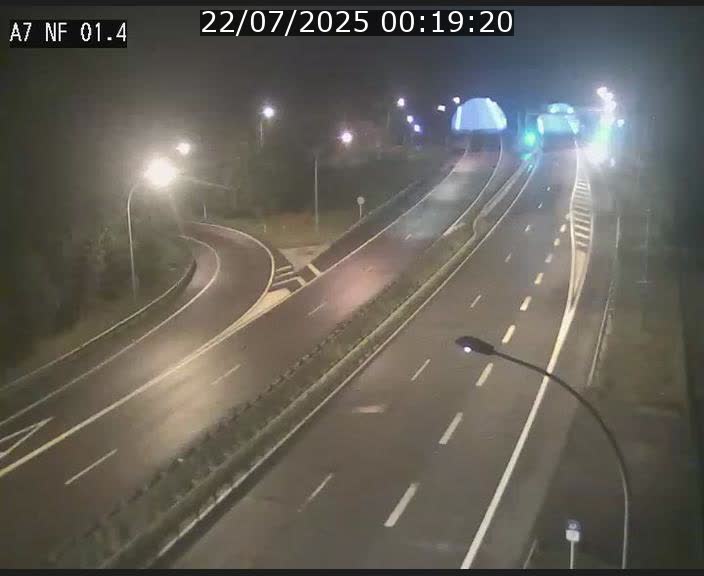 <h2>Caméra autoroute Luxembourg A7 - Echangeur Waldhaff - direction Tunnel Stafelter</h2>