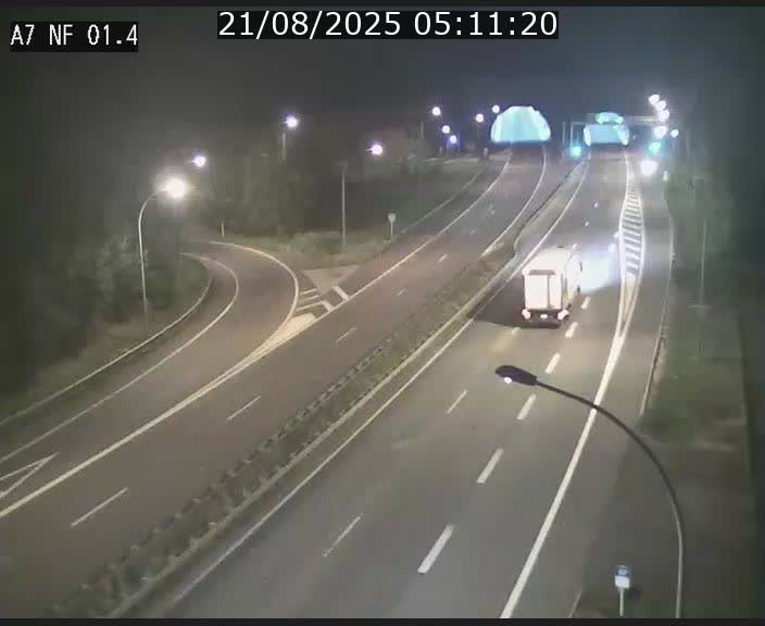 <h2>Caméra autoroute Luxembourg A7 - Echangeur Waldhaff - direction Tunnel Stafelter</h2>