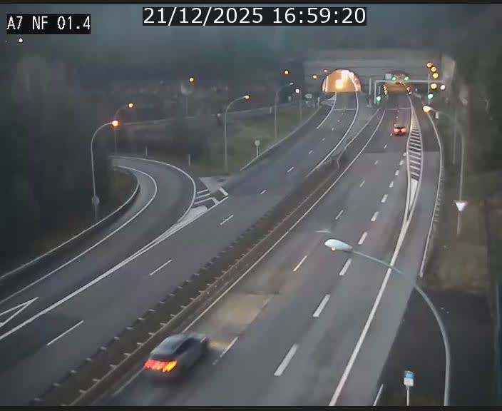<h2>Caméra autoroute Luxembourg A7 - Echangeur Waldhaff - direction Tunnel Stafelter</h2>
