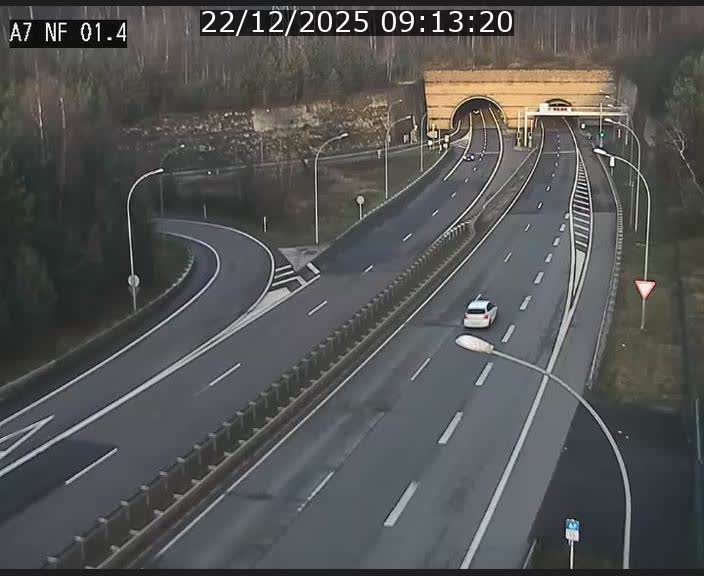 <h2>Caméra autoroute Luxembourg A7 - Echangeur Waldhaff - direction Tunnel Stafelter</h2>