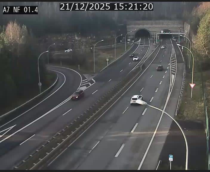<h2>Caméra autoroute Luxembourg A7 - Echangeur Waldhaff - direction Tunnel Stafelter</h2>