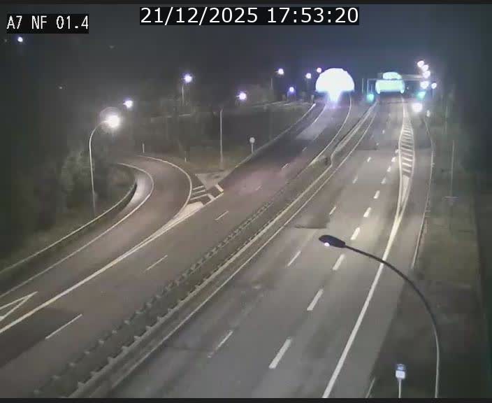 <h2>Caméra autoroute Luxembourg A7 - Echangeur Waldhaff - direction Tunnel Stafelter</h2>