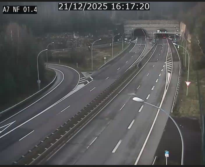 <h2>Caméra autoroute Luxembourg A7 - Echangeur Waldhaff - direction Tunnel Stafelter</h2>