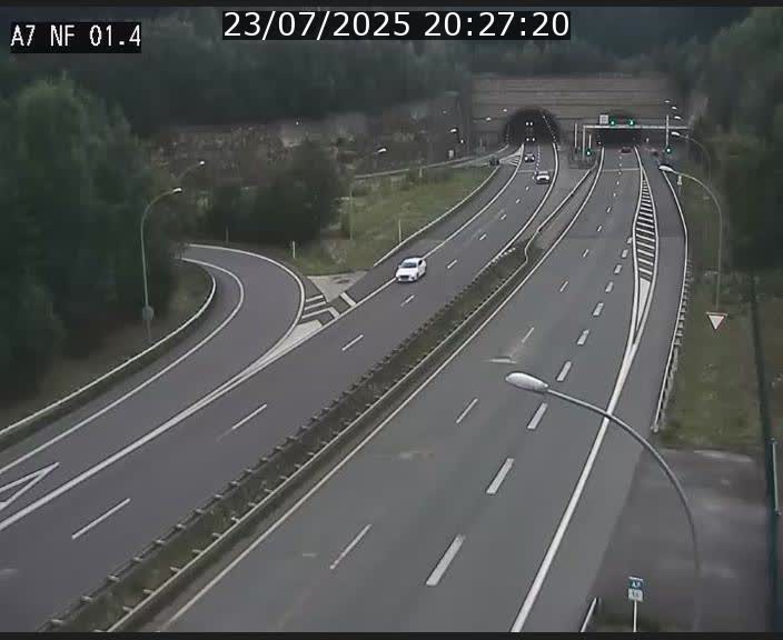 <h2>Caméra autoroute Luxembourg A7 - Echangeur Waldhaff - direction Tunnel Stafelter</h2>