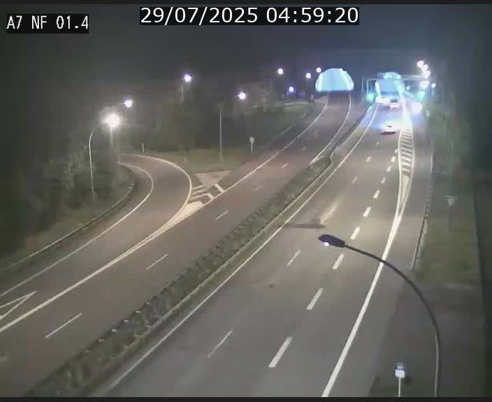 <h2>Caméra autoroute Luxembourg A7 - Echangeur Waldhaff - direction Tunnel Stafelter</h2>
