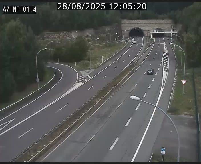 <h2>Caméra autoroute Luxembourg A7 - Echangeur Waldhaff - direction Tunnel Stafelter</h2>