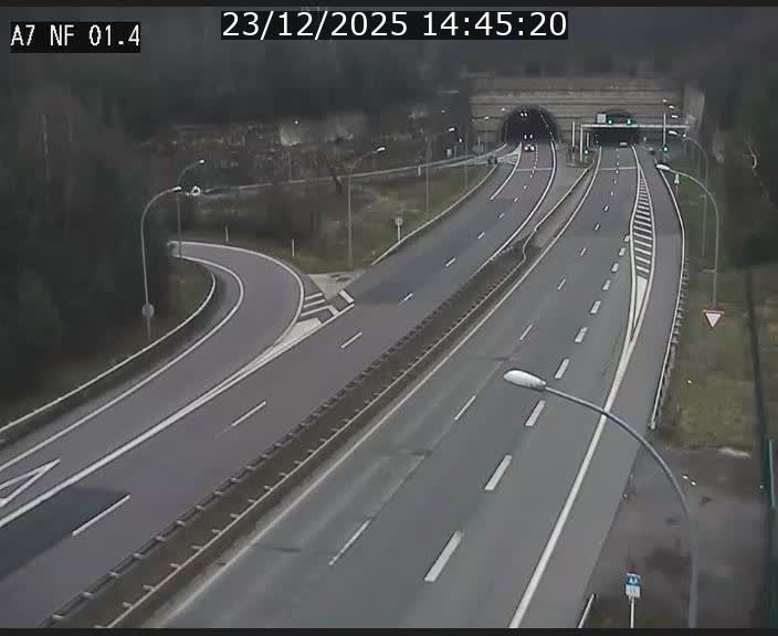 <h2>Caméra autoroute Luxembourg A7 - Echangeur Waldhaff - direction Tunnel Stafelter</h2>