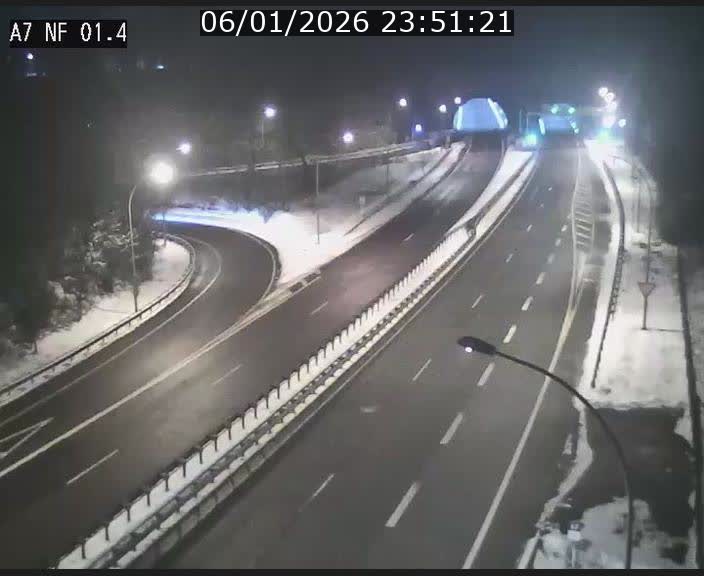 <h2>Caméra autoroute Luxembourg A7 - Echangeur Waldhaff - direction Tunnel Stafelter</h2>