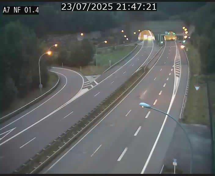 <h2>Caméra autoroute Luxembourg A7 - Echangeur Waldhaff - direction Tunnel Stafelter</h2>