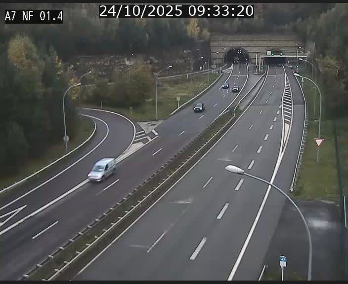 <h2>Caméra autoroute Luxembourg A7 - Echangeur Waldhaff - direction Tunnel Stafelter</h2>