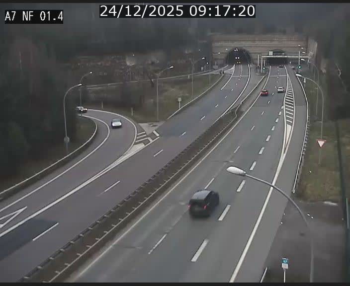 <h2>Caméra autoroute Luxembourg A7 - Echangeur Waldhaff - direction Tunnel Stafelter</h2>