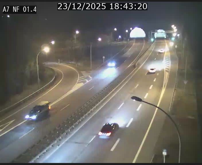 <h2>Caméra autoroute Luxembourg A7 - Echangeur Waldhaff - direction Tunnel Stafelter</h2>