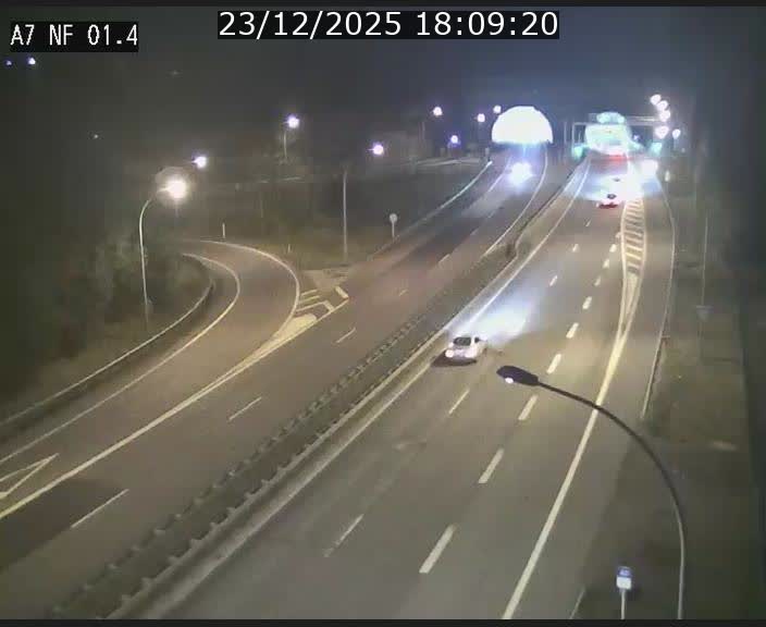 <h2>Caméra autoroute Luxembourg A7 - Echangeur Waldhaff - direction Tunnel Stafelter</h2>