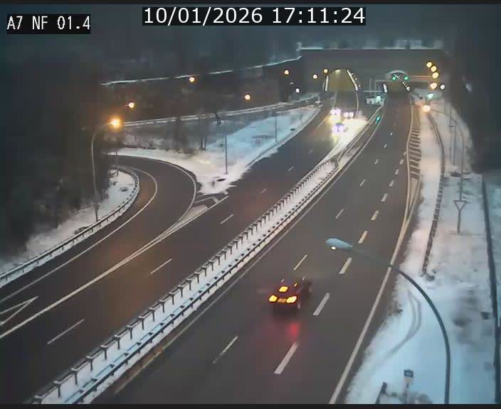 <h2>Caméra autoroute Luxembourg A7 - Echangeur Waldhaff - direction Tunnel Stafelter</h2>