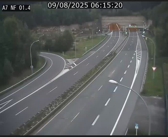<h2>Caméra autoroute Luxembourg A7 - Echangeur Waldhaff - direction Tunnel Stafelter</h2>