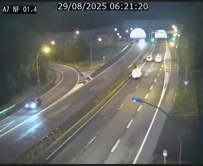 <h2>Caméra autoroute Luxembourg A7 - Echangeur Waldhaff - direction Tunnel Stafelter</h2>