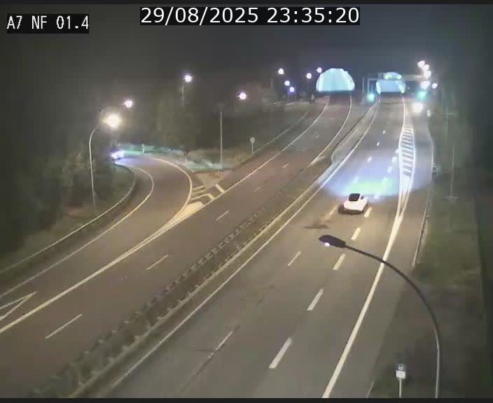 <h2>Caméra autoroute Luxembourg A7 - Echangeur Waldhaff - direction Tunnel Stafelter</h2>