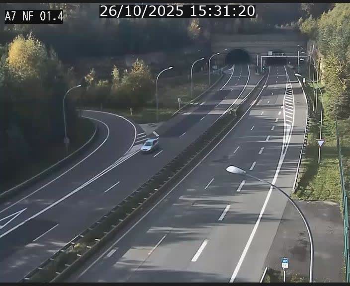 <h2>Caméra autoroute Luxembourg A7 - Echangeur Waldhaff - direction Tunnel Stafelter</h2>