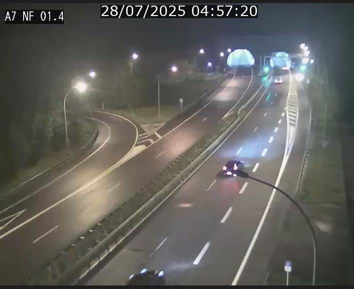 <h2>Caméra autoroute Luxembourg A7 - Echangeur Waldhaff - direction Tunnel Stafelter</h2>