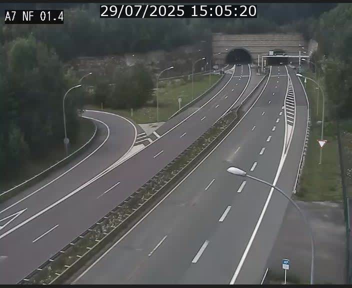 <h2>Caméra autoroute Luxembourg A7 - Echangeur Waldhaff - direction Tunnel Stafelter</h2>