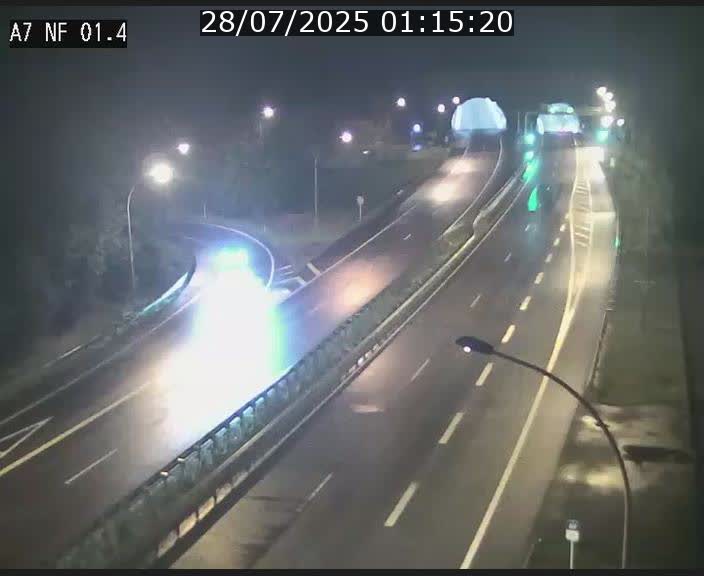 <h2>Caméra autoroute Luxembourg A7 - Echangeur Waldhaff - direction Tunnel Stafelter</h2>