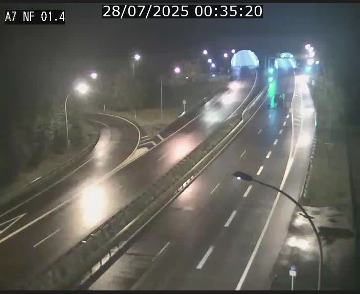 <h2>Caméra autoroute Luxembourg A7 - Echangeur Waldhaff - direction Tunnel Stafelter</h2>