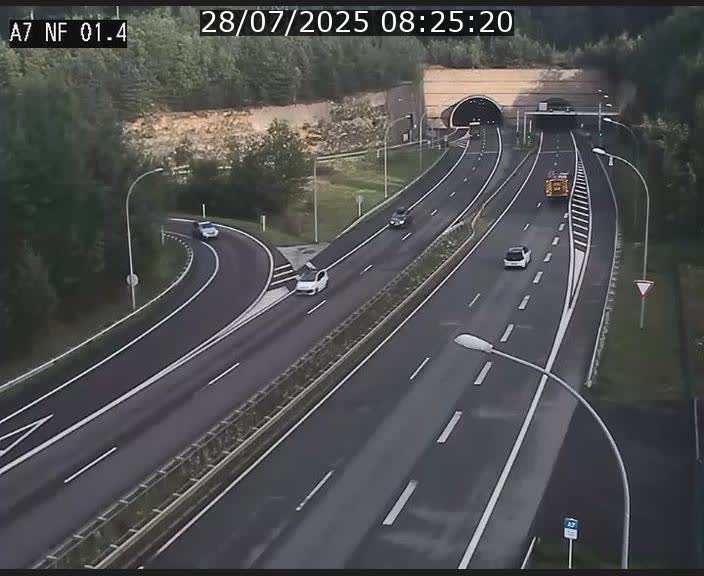 <h2>Caméra autoroute Luxembourg A7 - Echangeur Waldhaff - direction Tunnel Stafelter</h2>