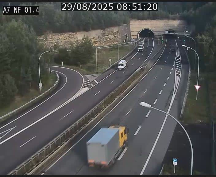 <h2>Caméra autoroute Luxembourg A7 - Echangeur Waldhaff - direction Tunnel Stafelter</h2>