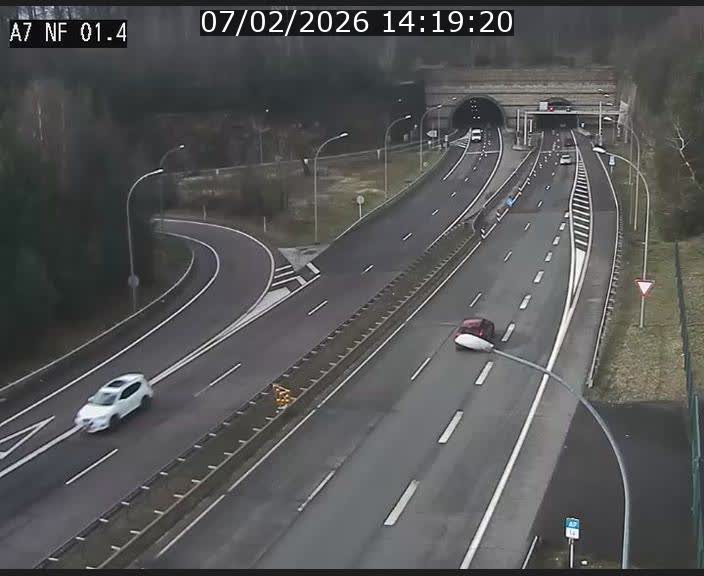 <h2>Caméra autoroute Luxembourg A7 - Echangeur Waldhaff - direction Tunnel Stafelter</h2>