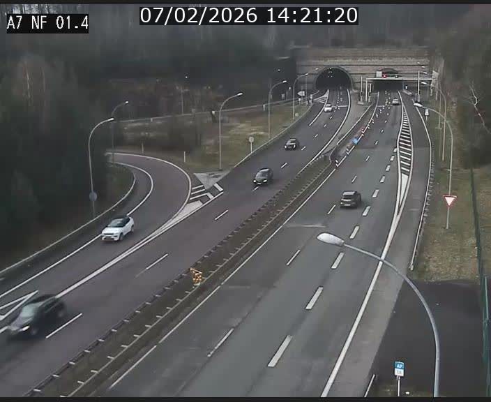 <h2>Caméra autoroute Luxembourg A7 - Echangeur Waldhaff - direction Tunnel Stafelter</h2>