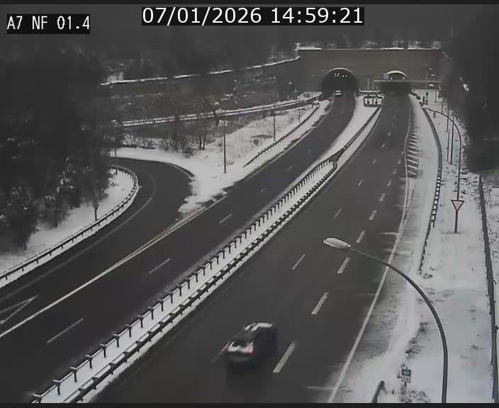 <h2>Caméra autoroute Luxembourg A7 - Echangeur Waldhaff - direction Tunnel Stafelter</h2>