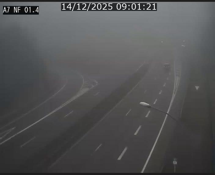 <h2>Caméra autoroute Luxembourg A7 - Echangeur Waldhaff - direction Tunnel Stafelter</h2>