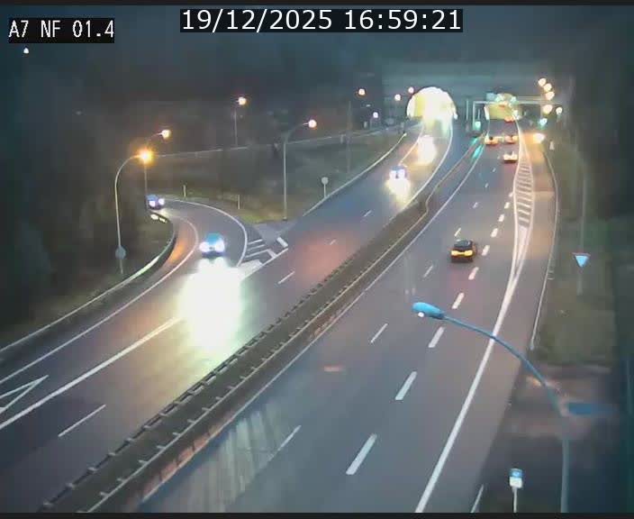 <h2>Caméra autoroute Luxembourg A7 - Echangeur Waldhaff - direction Tunnel Stafelter</h2>