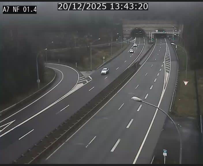 <h2>Caméra autoroute Luxembourg A7 - Echangeur Waldhaff - direction Tunnel Stafelter</h2>