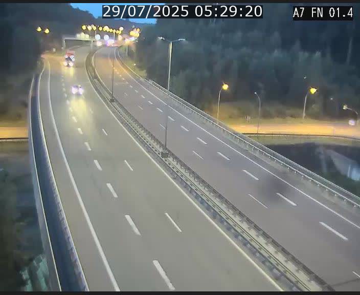 <h2>Caméra autoroute Luxembourg A7 - Tunnel Stafelter - direction Echangeur Grünewald</h2>