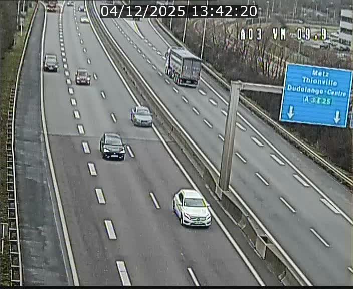 <h2>Webcam Autoroute à la Croix de Bettembourg - A3 - BK 9.9 - direction France</h2>