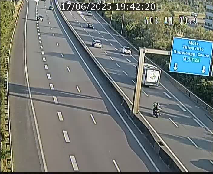 <h2>Webcam Autoroute à la Croix de Bettembourg - A3 - BK 9.9 - direction France</h2>