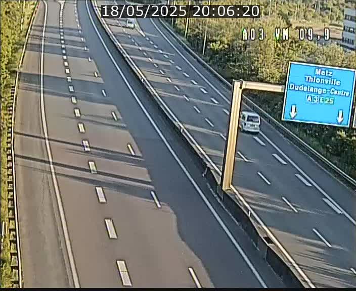 <h2>Webcam Autoroute à la Croix de Bettembourg - A3 - BK 9.9 - direction France</h2>