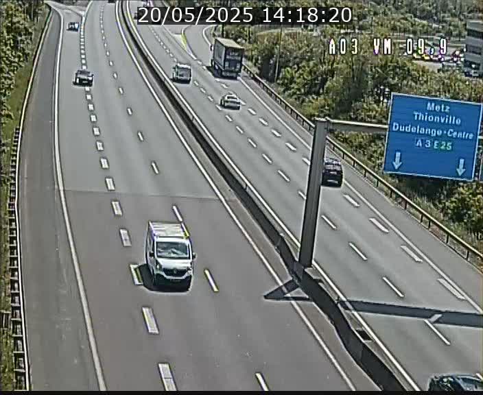 <h2>Webcam Autoroute à la Croix de Bettembourg - A3 - BK 9.9 - direction France</h2>