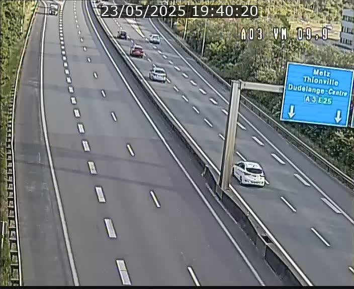 <h2>Webcam Autoroute à la Croix de Bettembourg - A3 - BK 9.9 - direction France</h2>
