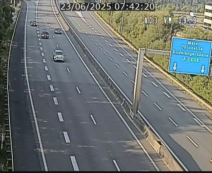<h2>Webcam Autoroute à la Croix de Bettembourg - A3 - BK 9.9 - direction France</h2>