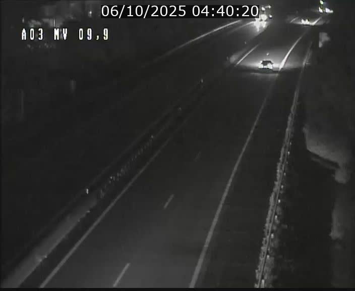 <h2>Webcam Autoroute à la Croix de Bettembourg - A3 - BK 9.9 - direction Luxembourg-Ville</h2>